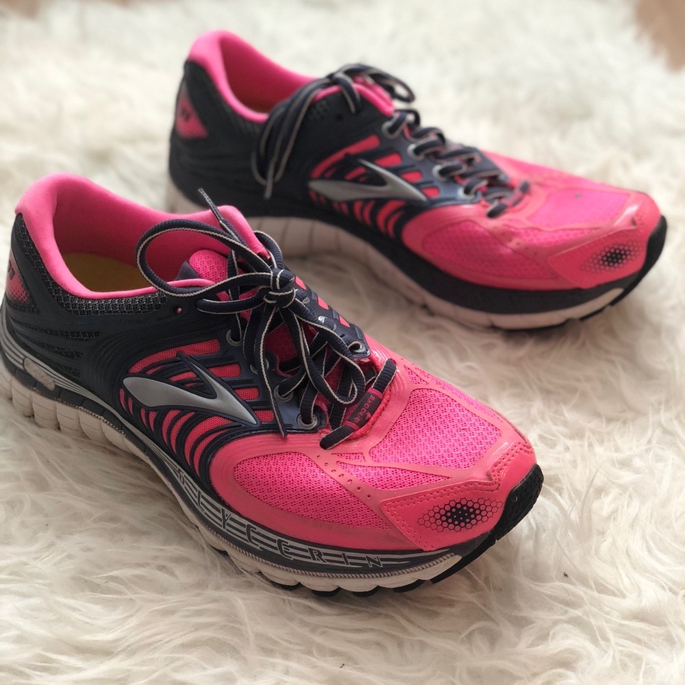 Brooks Gycerin pink and grey tennis shoes